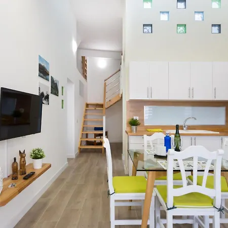 Esquina De Alberto N1 Con Wifi, Cerca De La Playa En - Es-279-3 아파트 *